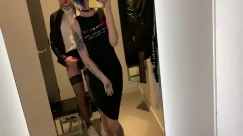 Two Shopping girls