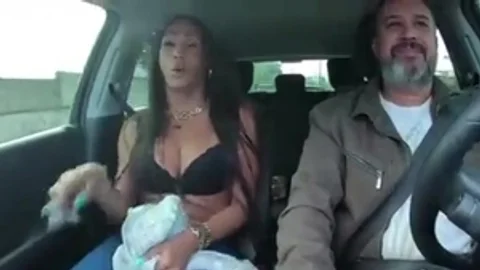 A Estrela Jhoany Exibe Sua Neca Gigante Na Ruas De S O