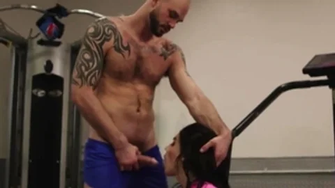 Tall chap Licks And bonks The booty Of Super yummy TS In Gym