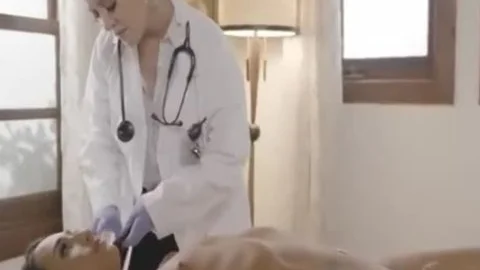 Female Doctor Makes new Experiences With ladyman Patient