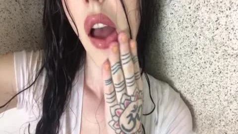 Annabelle Lane bathroom Time