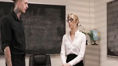 TBabe Casey Kisses Enjoys When Her Assistant Rammed His chocolate hole