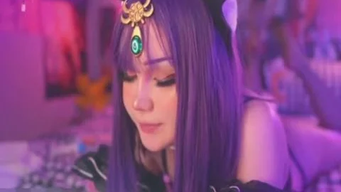 perfect Blondelashe's nineteen Breaking Her ass