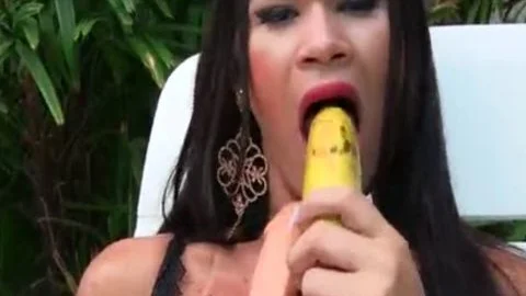 Sensual tranny Erika Lee Masturbates With A Banana And Sticks A fake penis Up Her wazoo