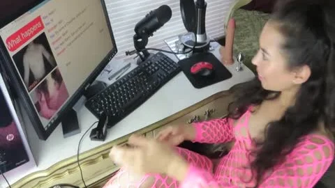 I Masturbate To Random boyz On Omegle