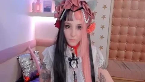 sheboy Cosplayer Puts Rubber penis Up To The throat