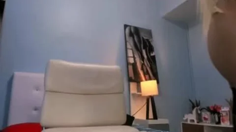 Hung blonde ladyboy web camera cumshot