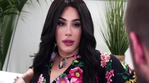 Trans beauty Wants Her neighbor